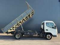 Mitsubishi Fuso Canter com tri-bascula