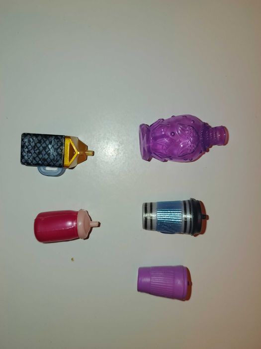 Zestaw naczyń, pasuje do lalek Barbie