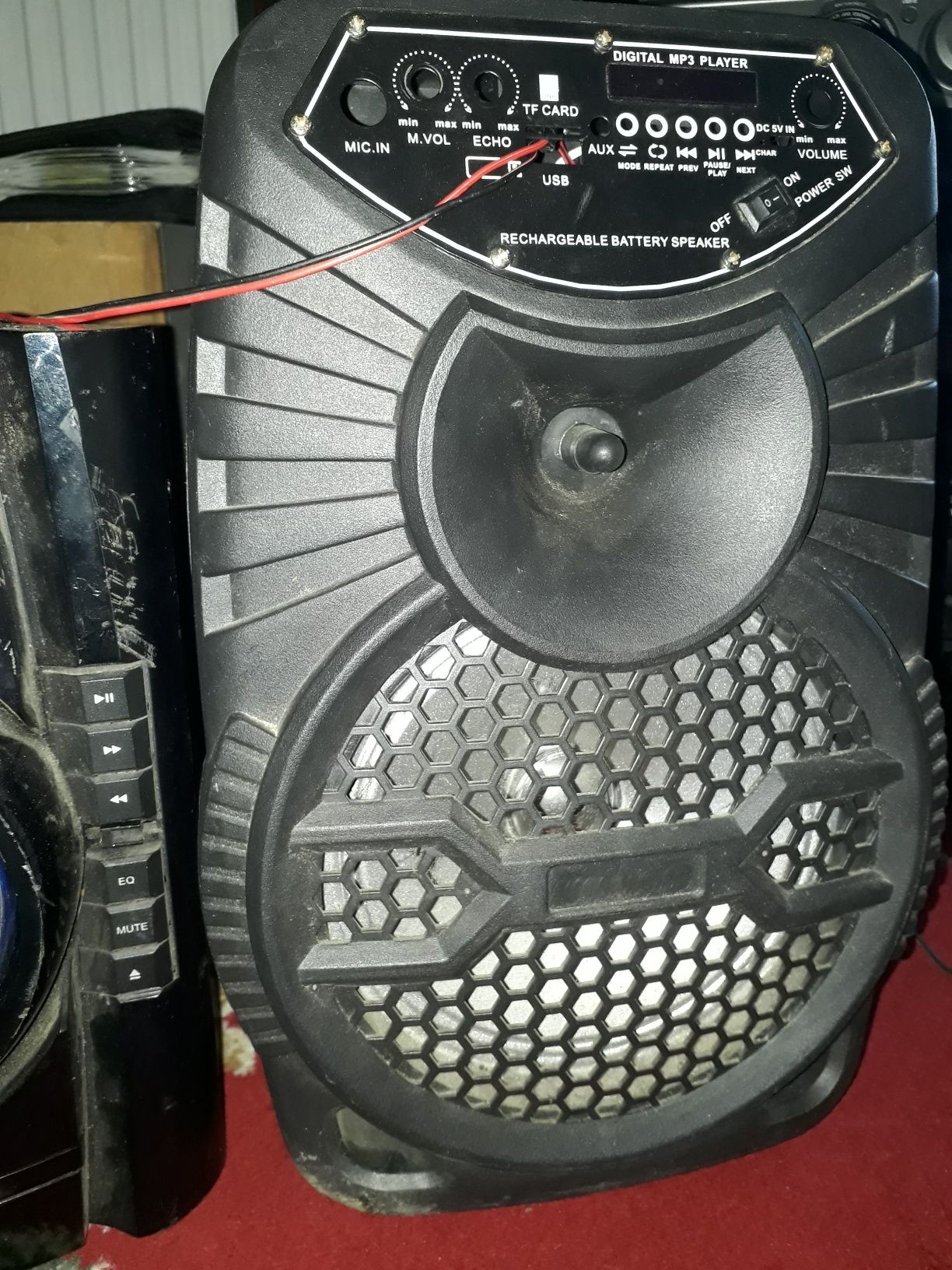 Wieża prosonic z glosnikiem