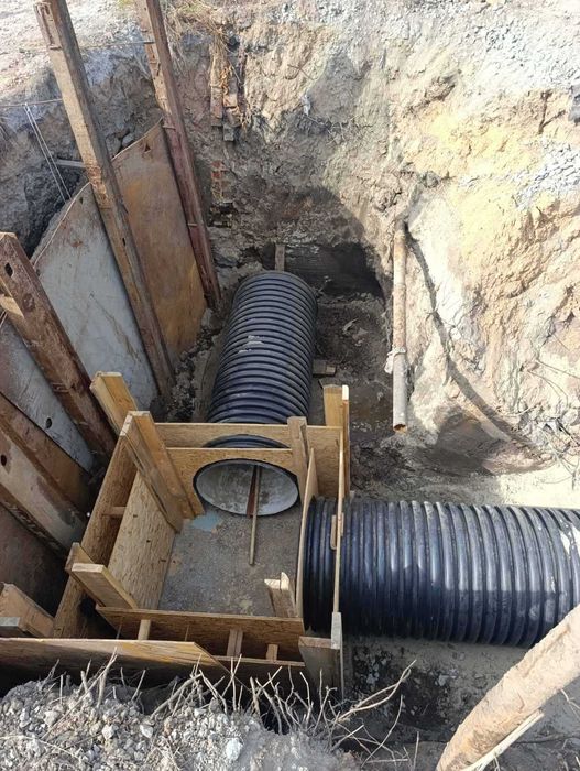 Проколи під дорогою / Водопровідні та каналізаційні роботи