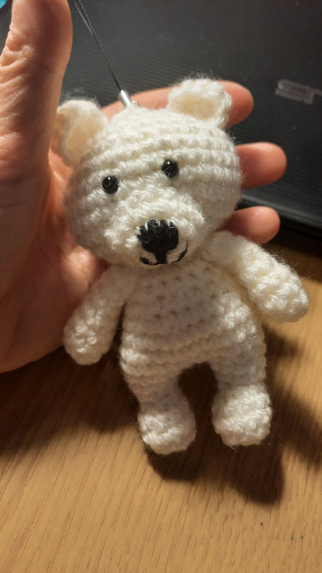 Miś breloczek na szydełku handmade rękodzieło na prezent