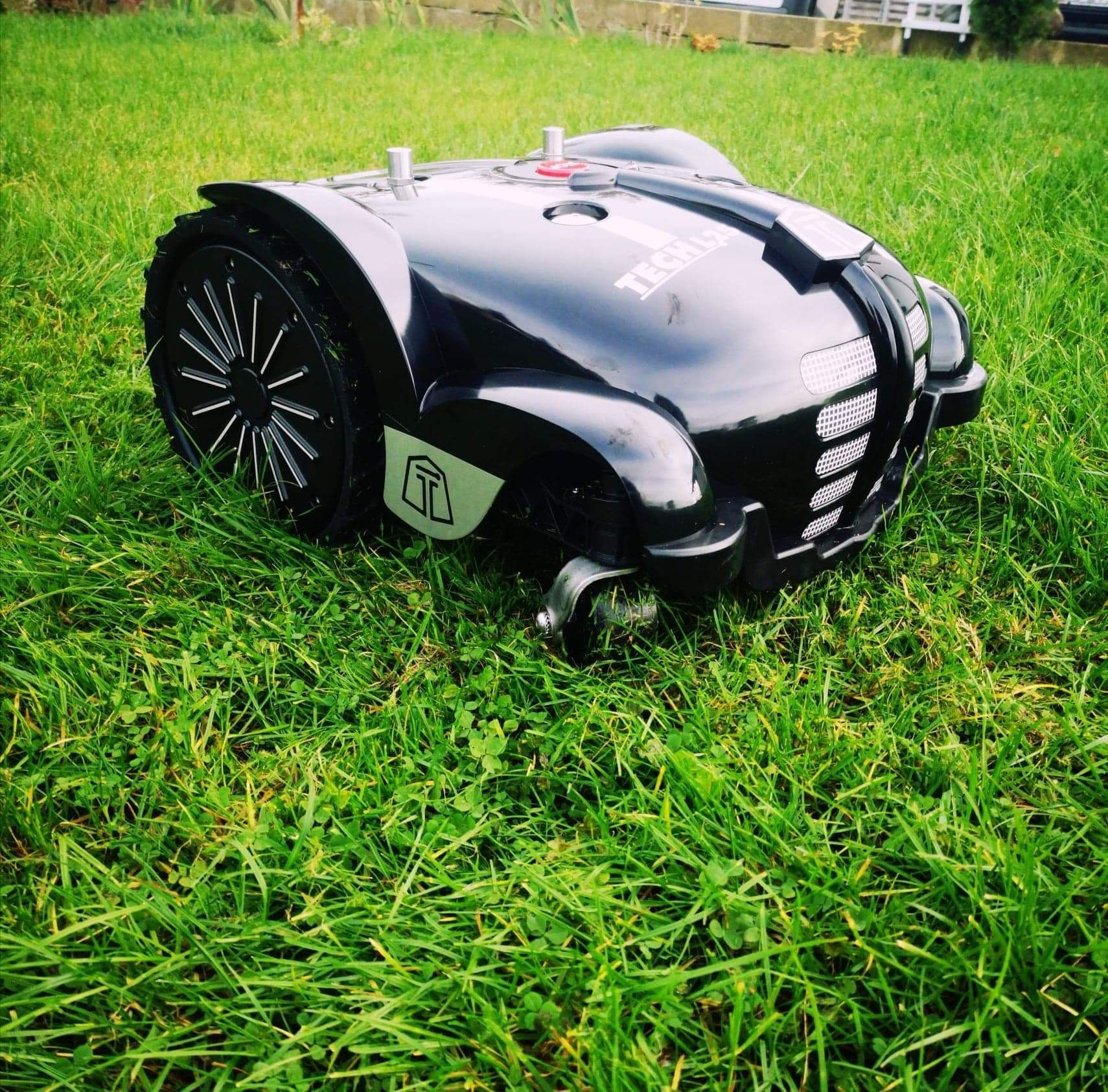 Kosiarka automatyczna Ambrogio ProLINE L250i do 3200m2 robot koszący