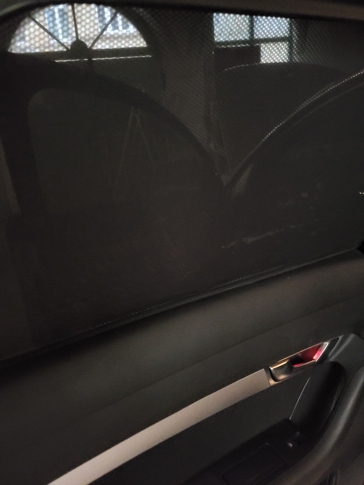 Orginalne  siatki na szyby audi  a6c6  tylne drzwi