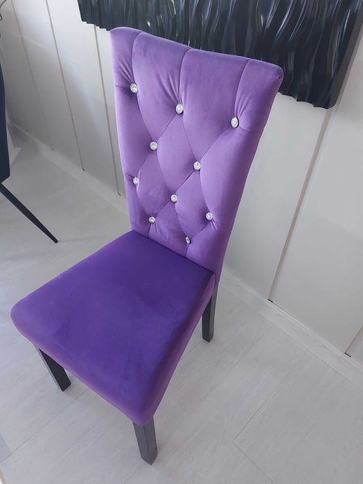 Krzesła w stylu glamour