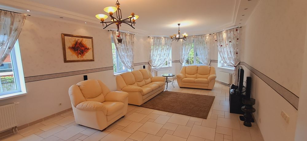 Комфортний 1 затишний будинок. 6 кімнат.