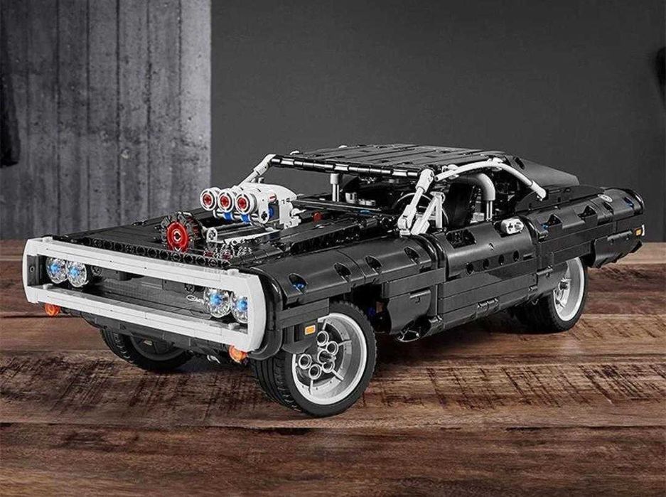 Конструктор чорний автомобіль Dodge, подібний до LEGO