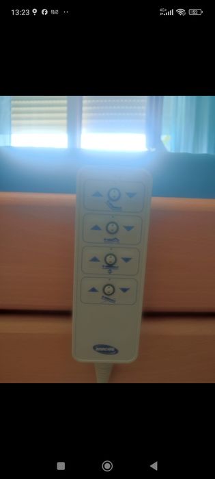 Cama Hospitalar Elétrica com comando e trapézio