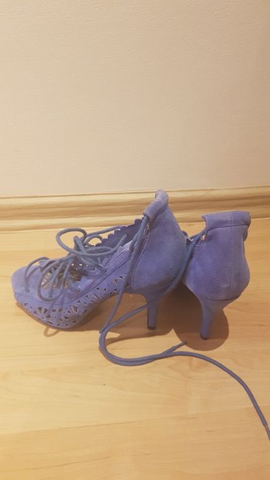 Nowe Niebieskie buty sandałki 37 Reserved wycięte wzory