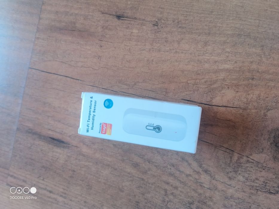 Sensor temperatura e humidade tuya
