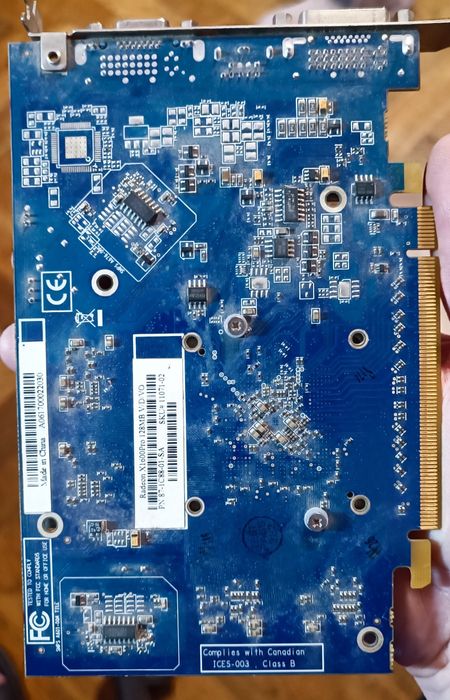 Відеокарта Sapphire 128Mb,Процесор 
Intel core 2