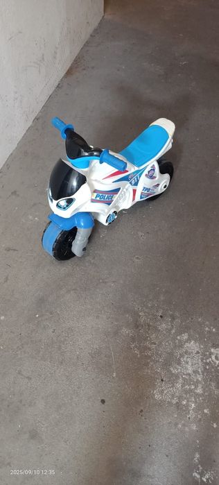 Jeździk motor policyjny