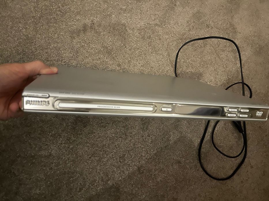 DVD marca Philips modelo DVP3005
