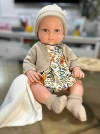 Hiszpańska lalka Alicia Magic Baby