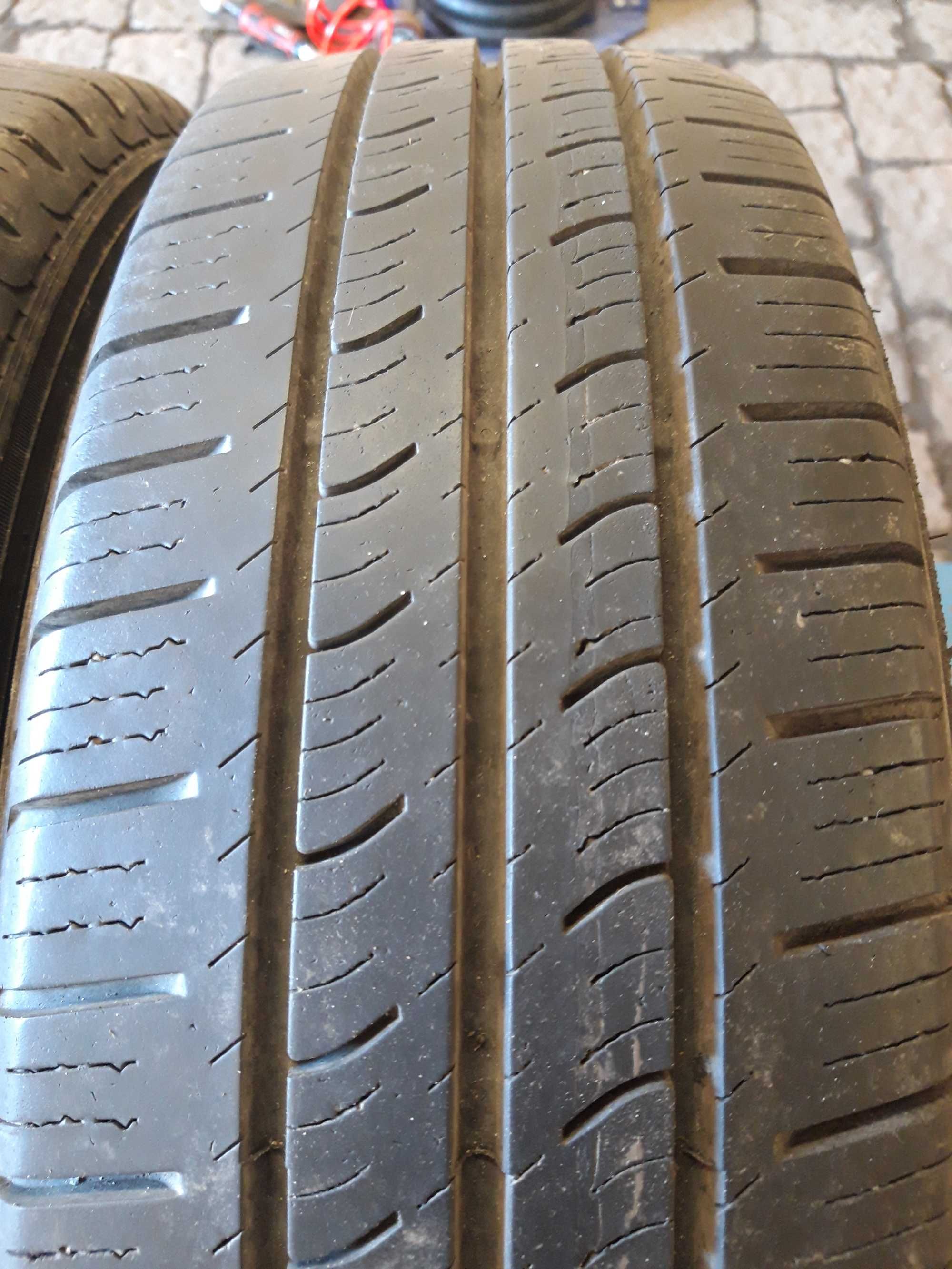 195/70/15 C 104/102R Pirelli Carrier All Season
