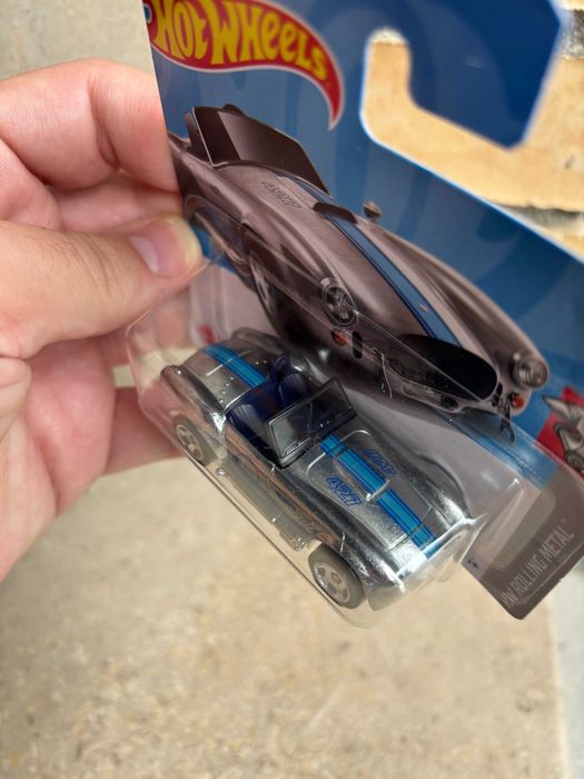 Hot Wheels "Shelby Cobra 427 S/C" - Novo, Selado