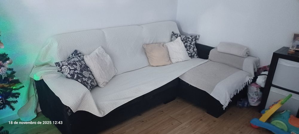 Sofá preto para DOAR