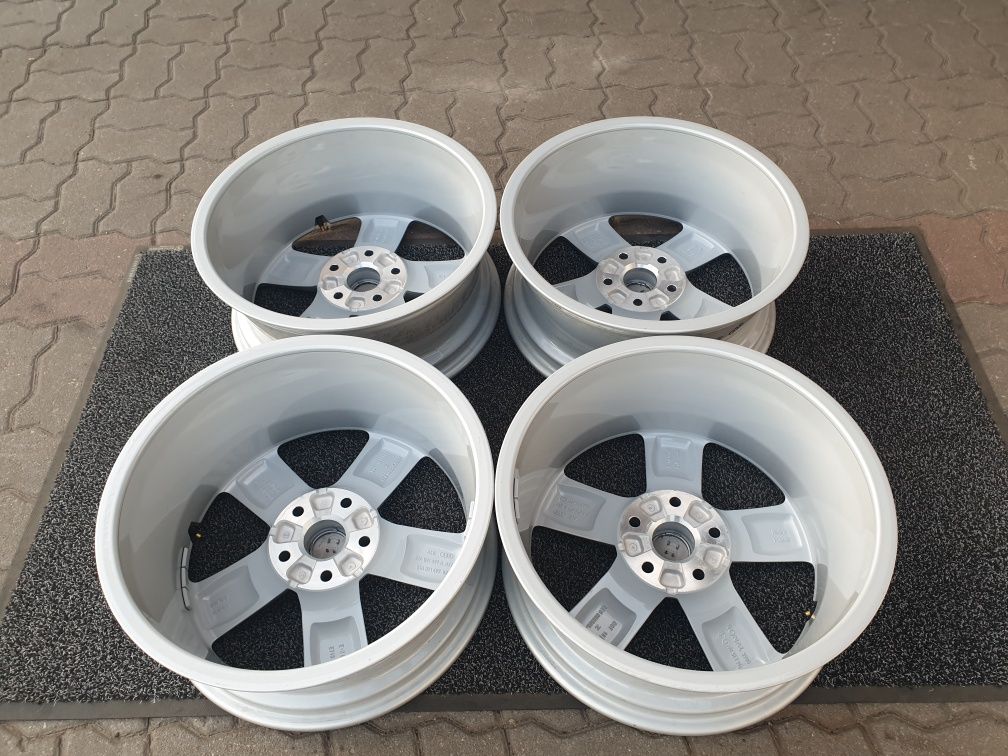 NOWE Felgi Aluminiowe Alu 17" Audi Q2 Q3 A3 A4 A6 5x112 Oryginalne