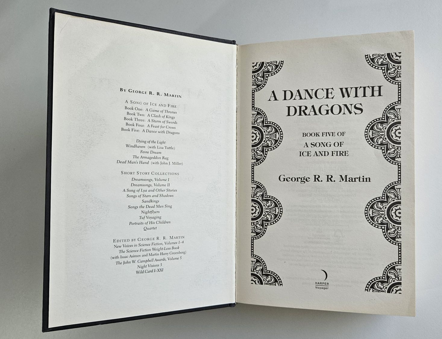 George Martin -  A Dance with Dragons (english)