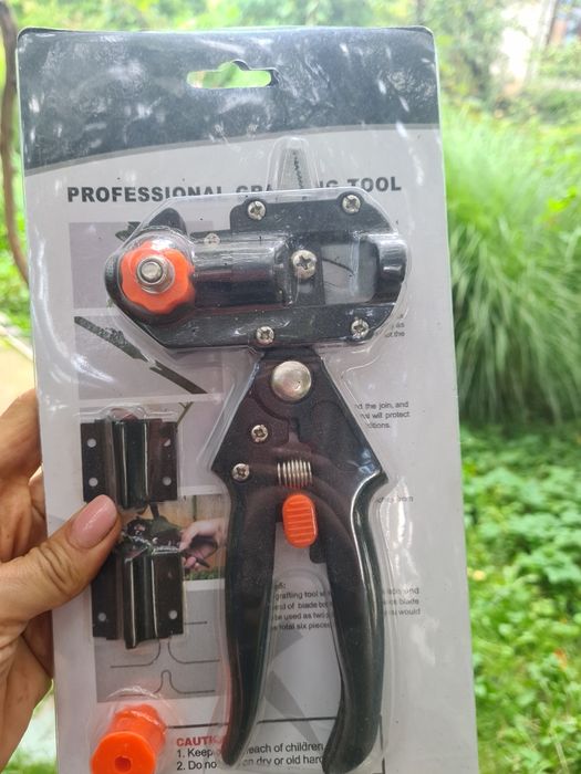 Щеплення дерев Прививка