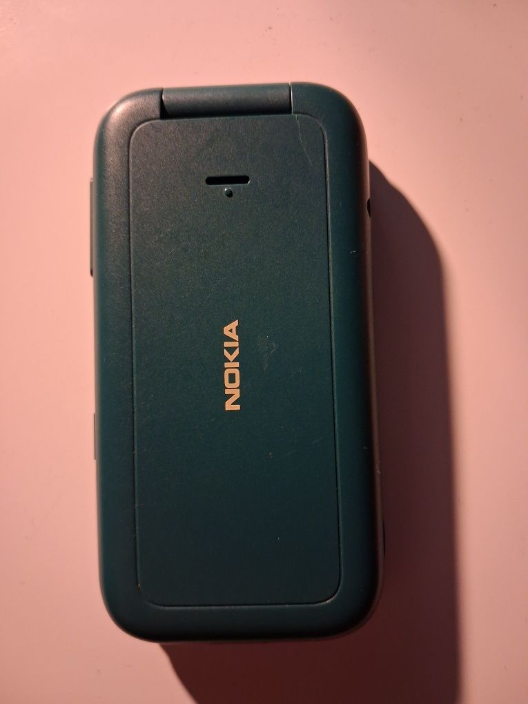 Nokia 2660 flip + stacja ładująca
