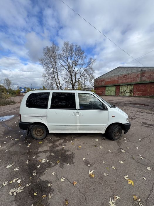 Nissan Serena 2.3 дизель пасажир
