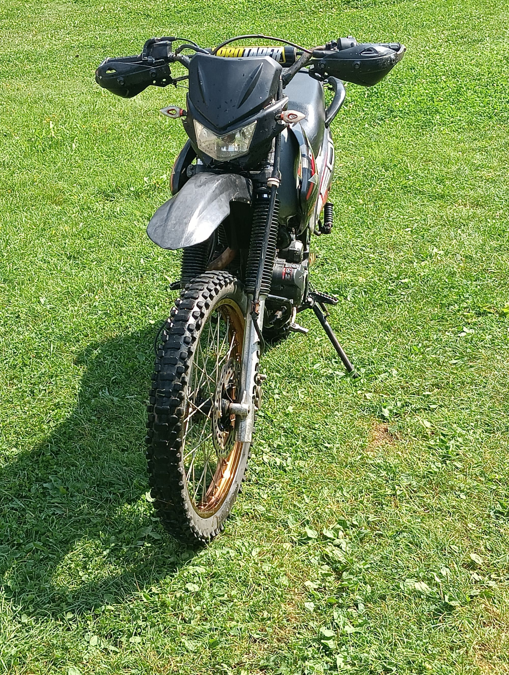 Geon x-road 200 на повному ходу
