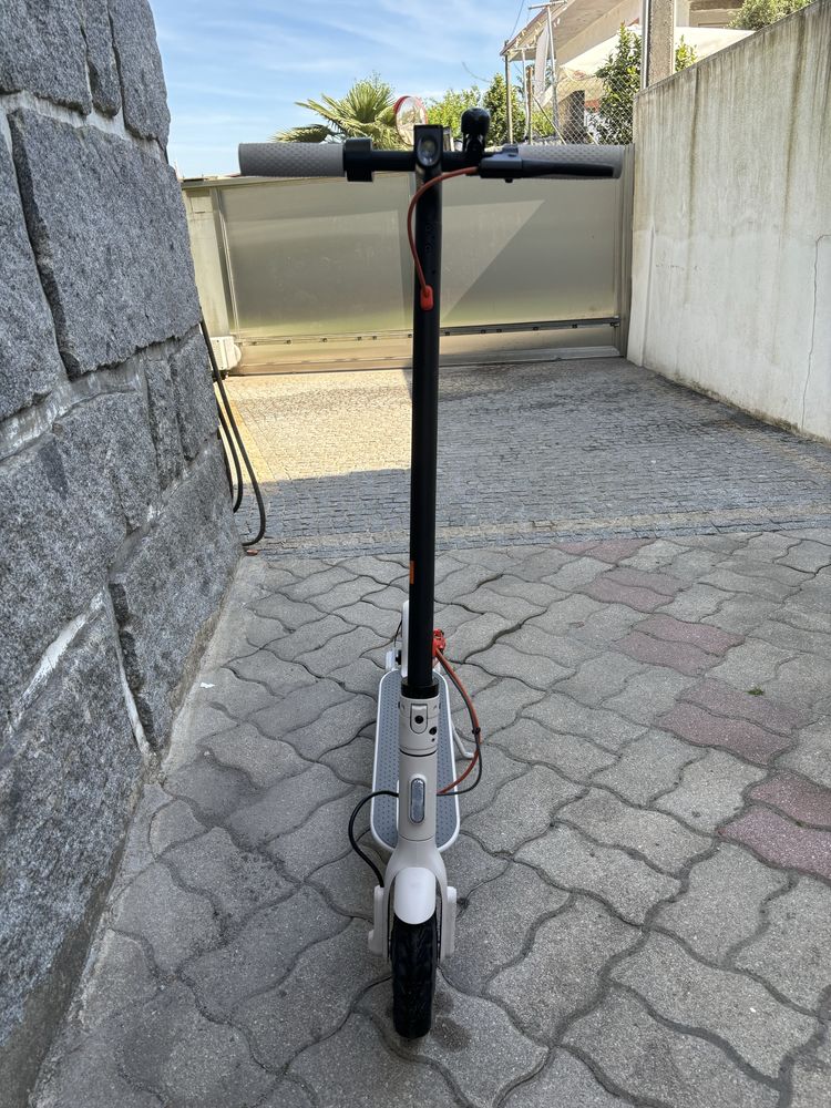 Trotinette Scooter Elétrico Conectado Xiaomi Mi 3 Fr Cinza