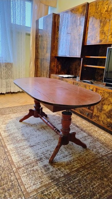 Stół rozkładany, regulowany