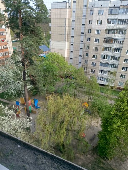 Подобово. Пуща-Водиця. Київ. Трикімнатна. Бронювання.