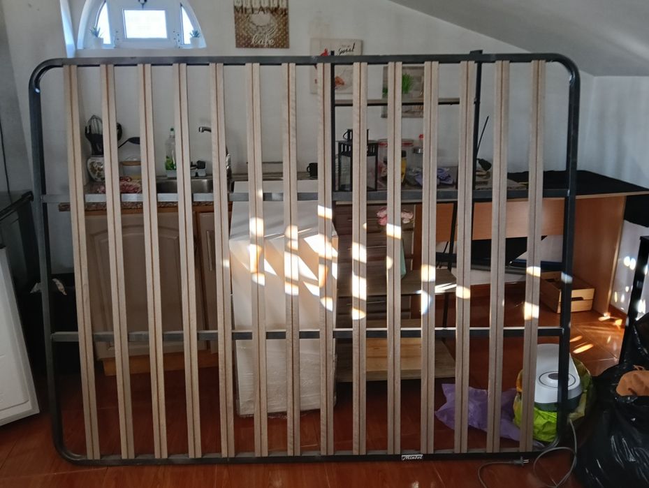 Cama casal branca 1.90*1.50