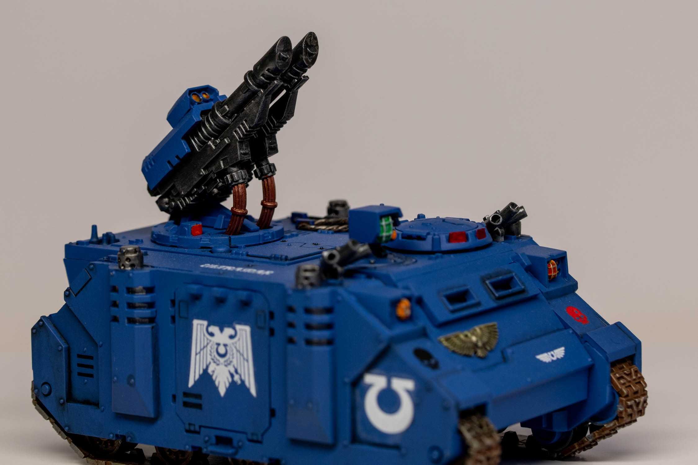 WH40k Razorback w barwach Ultramarines