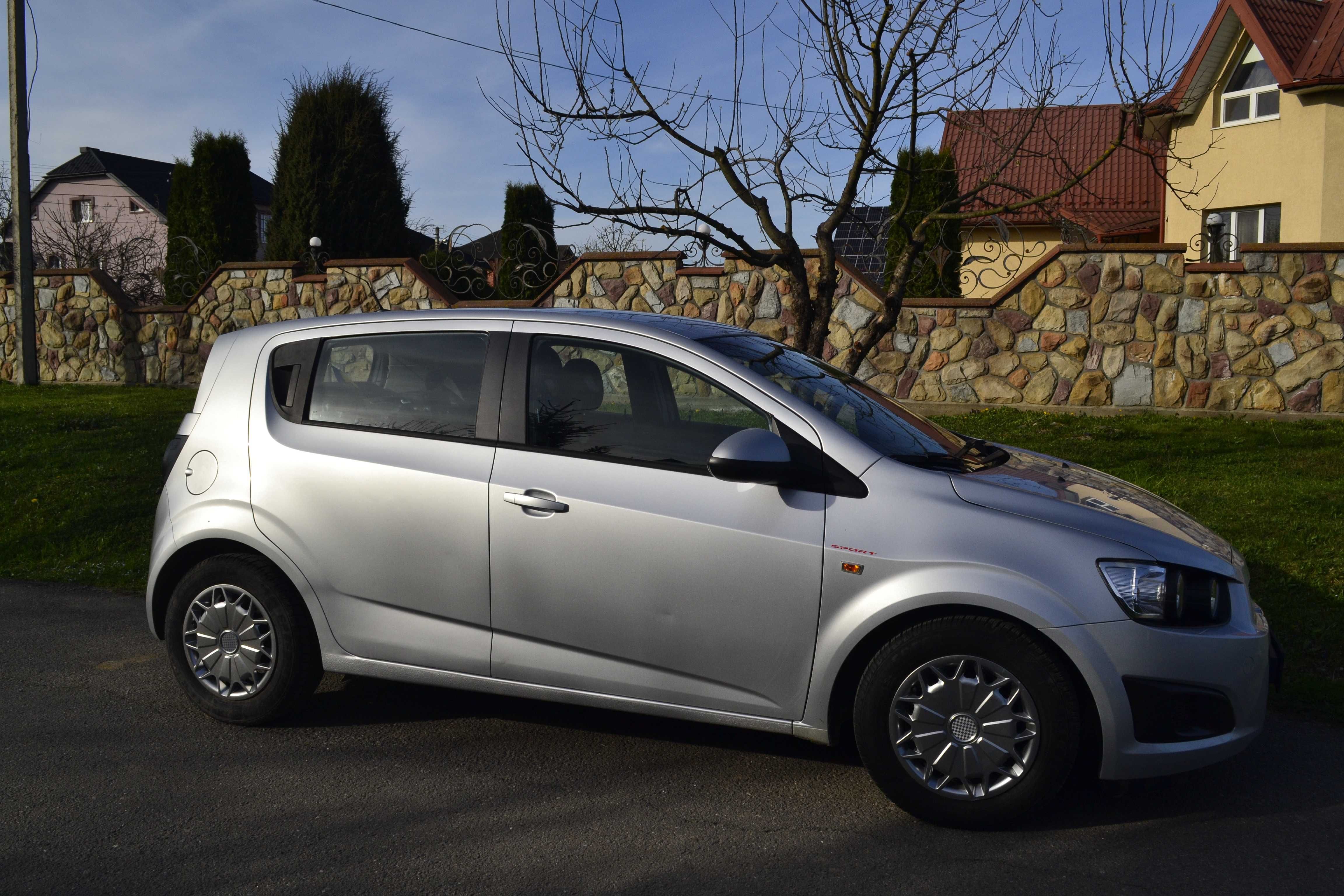 Авто Chevrolet Aveo 2011