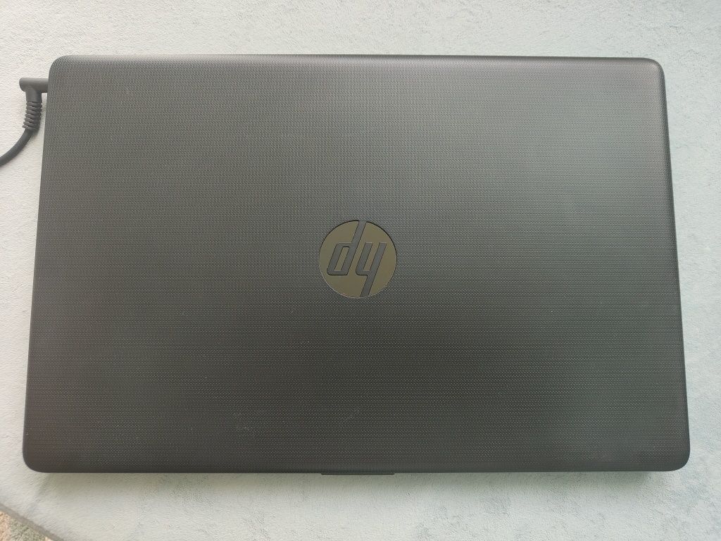Laptop HP 15,6" FullHD i5 8 generacji NVIDIA Super Stan  2x Dysk 12 GB