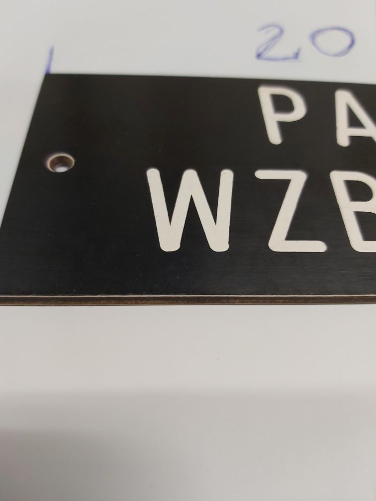 Dwie stare tabliczki informacyjne bakelit PRL