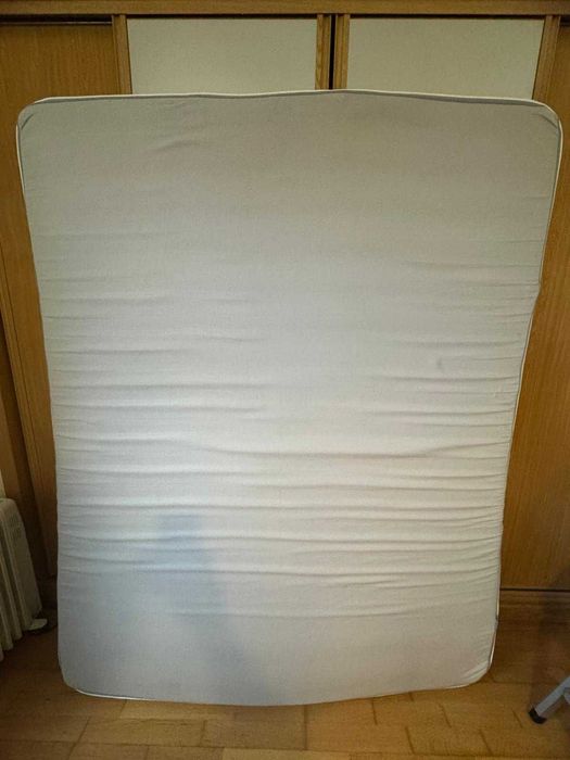 Colchão IKEA Matrand 185x155 cm