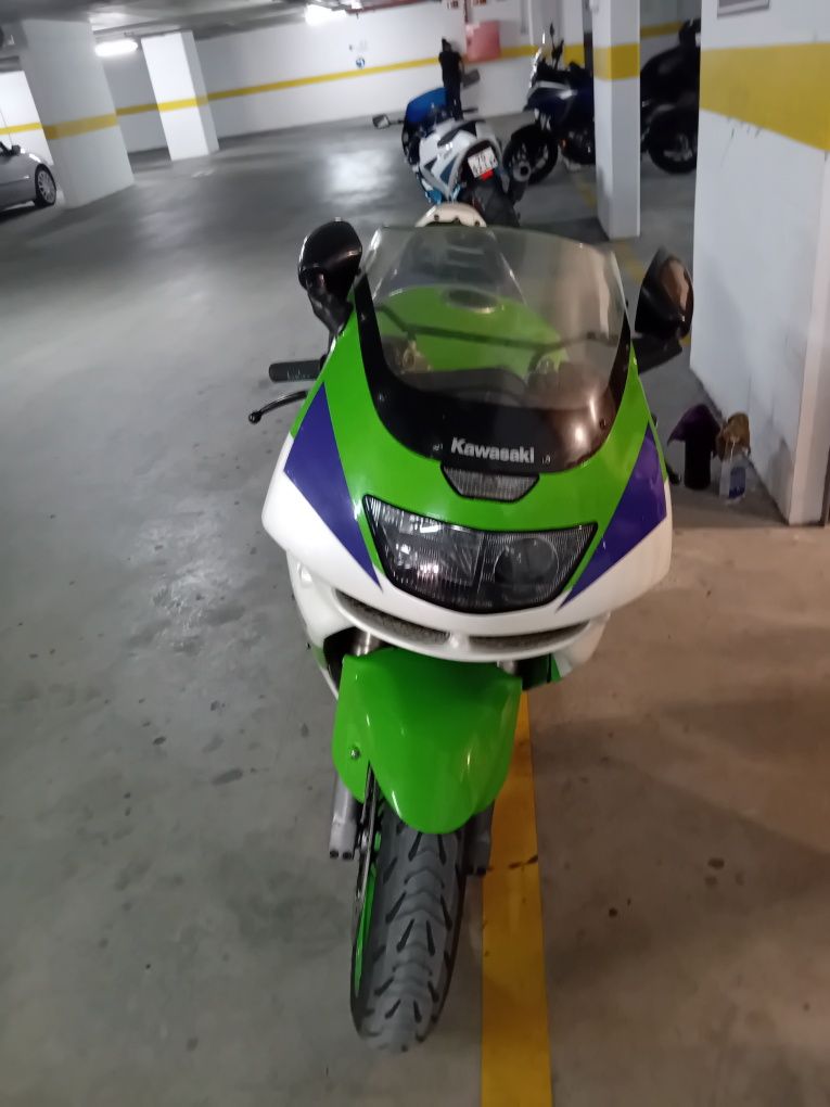 Kawasaki ninja 2r 9r