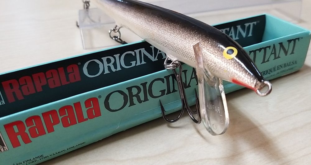 Rapala em madeira de balsa.