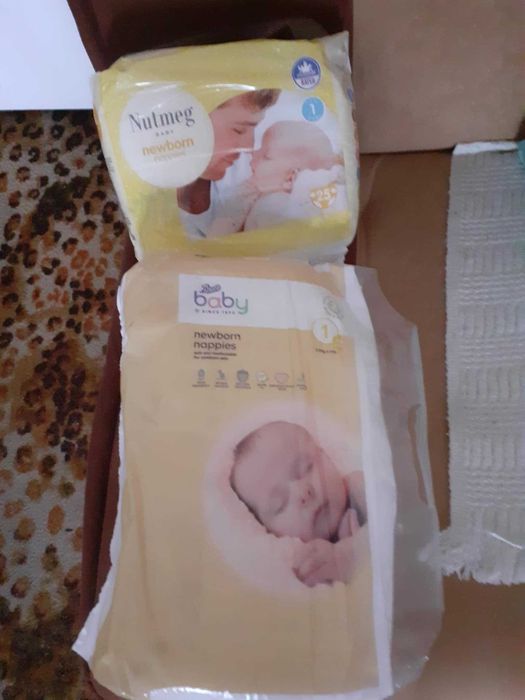 pieluszki pampers , mamia i nutmeg 1  3-6kg