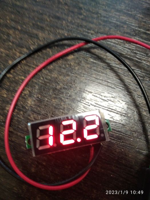 Вольтметр цифровий