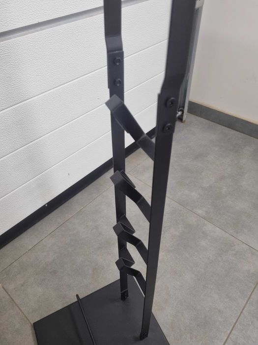 Stojak na odkurzacz pionowy Dyson i inne