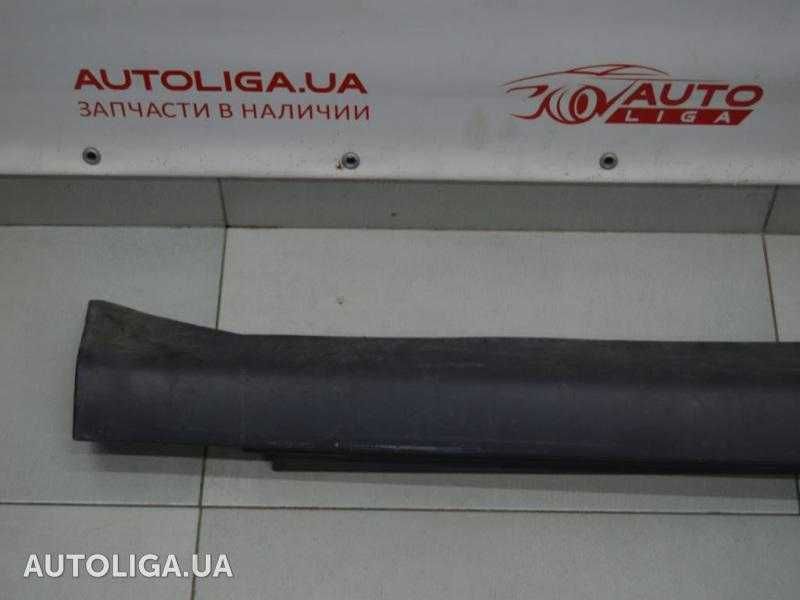 Накладка порога левая  Dodge grand caravan 2012 год запчасти шрот