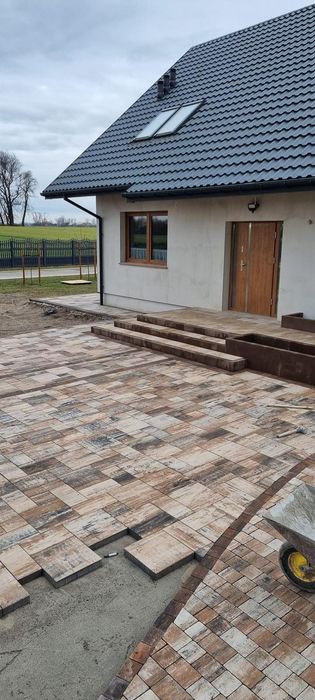 Укладка тротуарной плитки. Укладання тротуарної плитки. Доступные цены