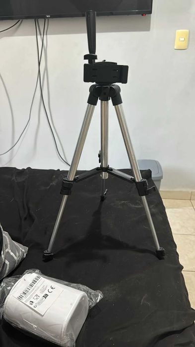 Штатив для телефону, камери, фотоапарату з Bluetooth чохол 102см 1/4"