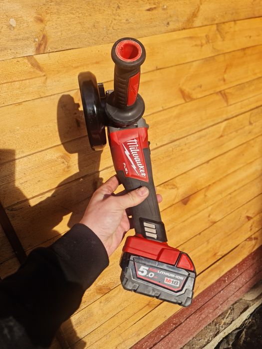 Продам ушм milwaukee +акб