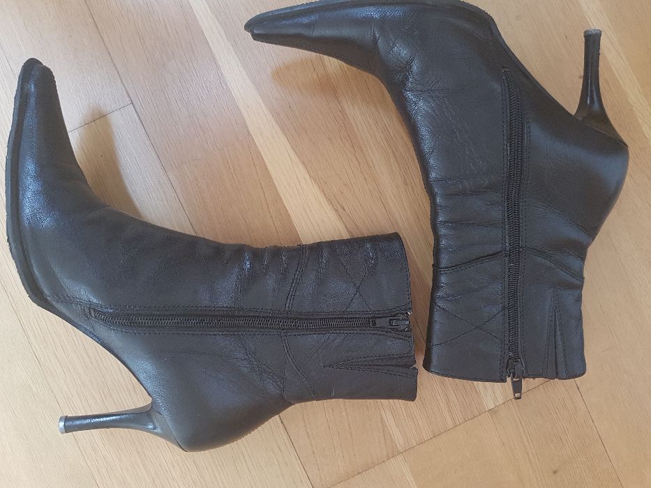 buty damskie krótkie czarne - skóra 36