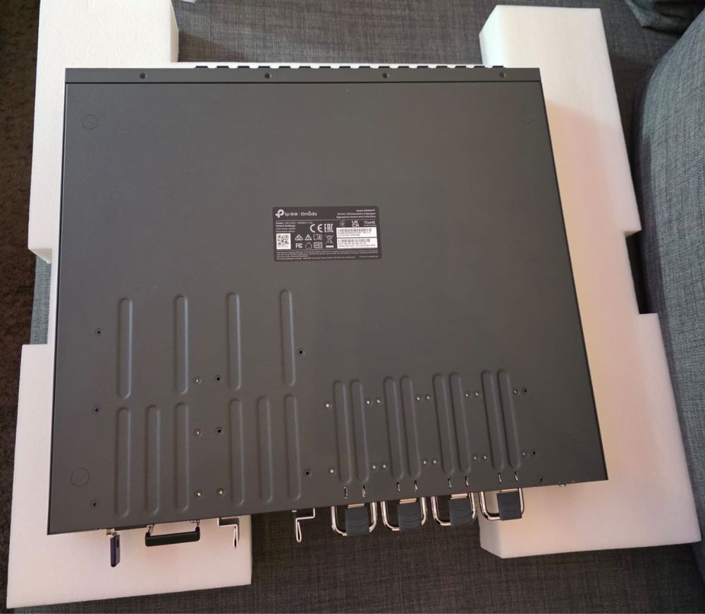 TP-link Omada Комутатоp Model: SX6632YF  26-Port 10G Stackable L3
