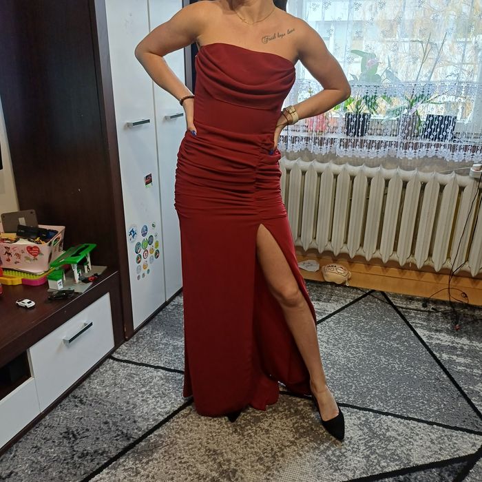 Nowa bordowa z metka S