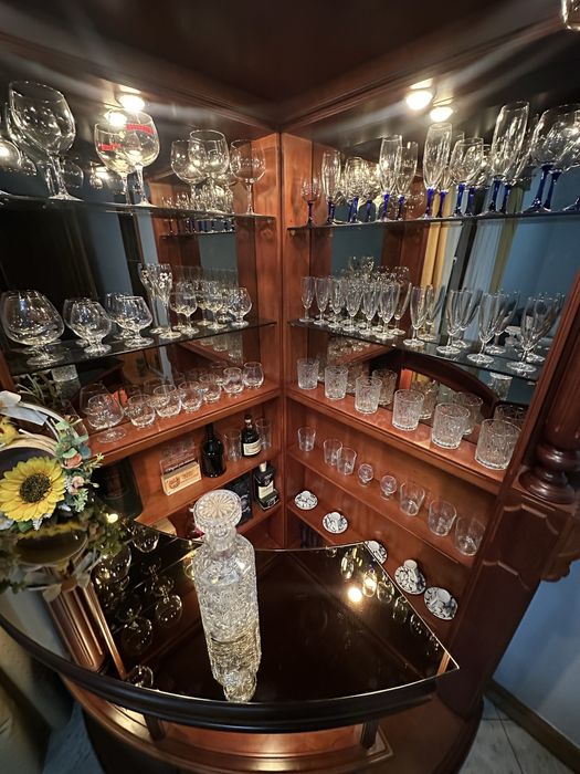 Bar de sala em madeira castanho