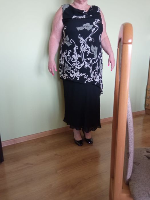 Elegancka sukienka koloru czarnego Rozmiar 48