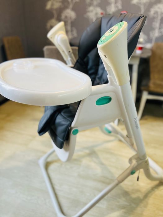 Продам стільчик для годування+гойдалка Carello triumph